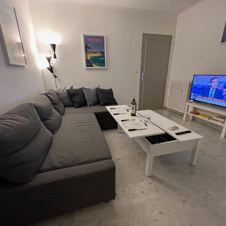 ואלאוריס Seafront - Beautiful Flat With Aircon And Comfortable Loggia מראה חיצוני תמונה
