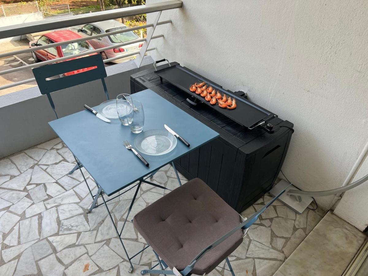 ואלאוריס Seafront - Beautiful Flat With Aircon And Comfortable Loggia מראה חיצוני תמונה