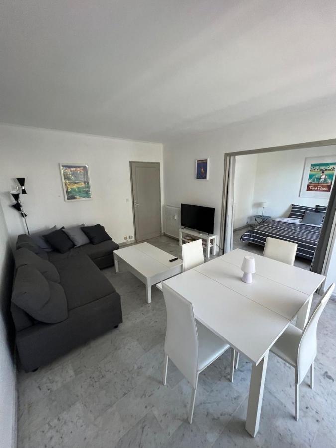 ואלאוריס Seafront - Beautiful Flat With Aircon And Comfortable Loggia מראה חיצוני תמונה