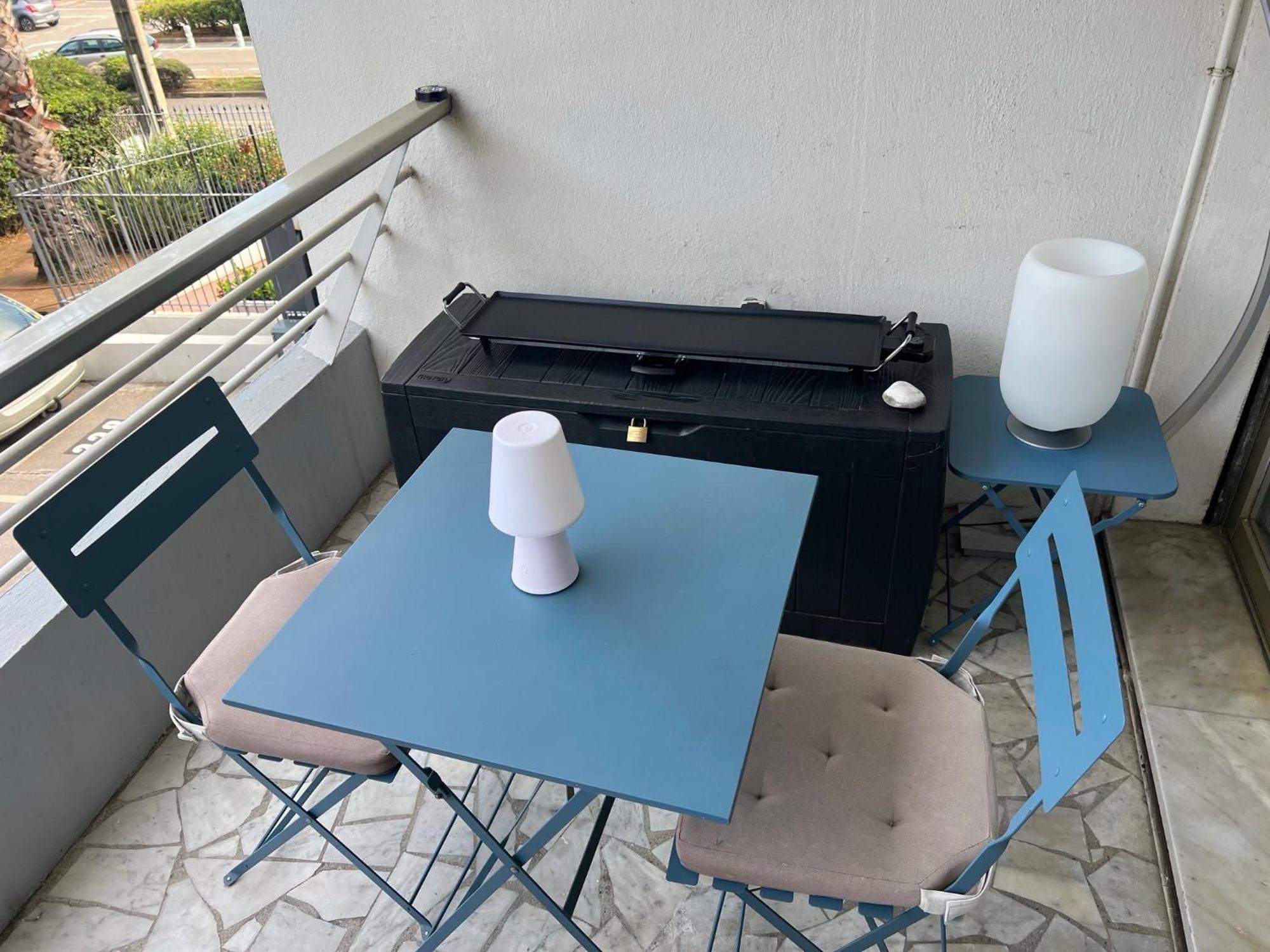 ואלאוריס Seafront - Beautiful Flat With Aircon And Comfortable Loggia מראה חיצוני תמונה